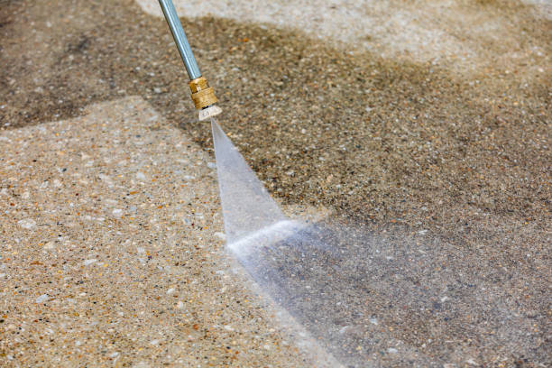 Best Parking Lot and Garage Cleaning  in Menasha, WI
